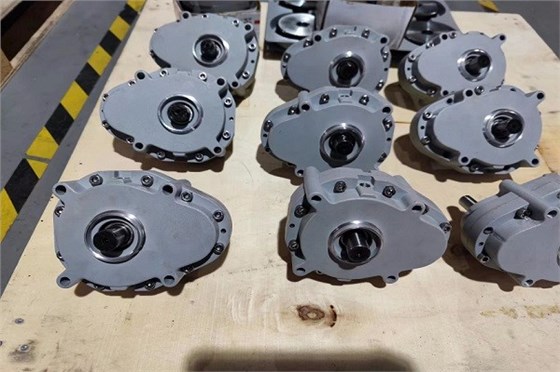 上海艾思捷制冰機減速機.jpg 上海艾思捷制冰機減速機.jpg