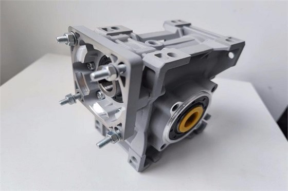 艾思捷蝸輪減速機(jī).jpg 艾思捷蝸輪減速機(jī).jpg