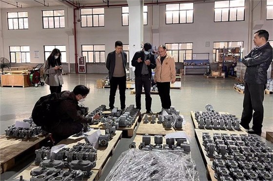 艾思捷歡迎西門子醫(yī)療器械有限公司來廠區(qū)進(jìn)行合作考察 .jpg 艾思捷歡迎西門子醫(yī)療器械有限公司來廠區(qū)進(jìn)行合作考察 .jpg