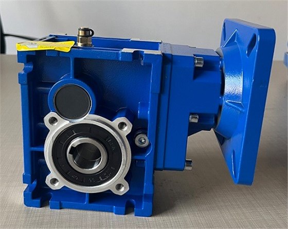 艾思捷技術(shù)教您蝸輪蝸桿減速機(jī)怎么選一款合適的伺服電機(jī)配套？ (4).jpg