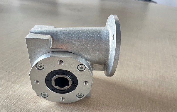 線體輸送、倍速鏈輸送線上用不銹鋼蝸輪蝸桿減速機 (2).jpg